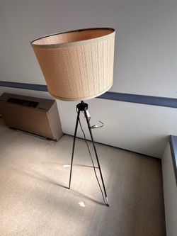 Floor lamp