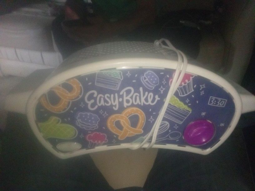 Easy-Bake Oven For Kids Works Great Only $20.........