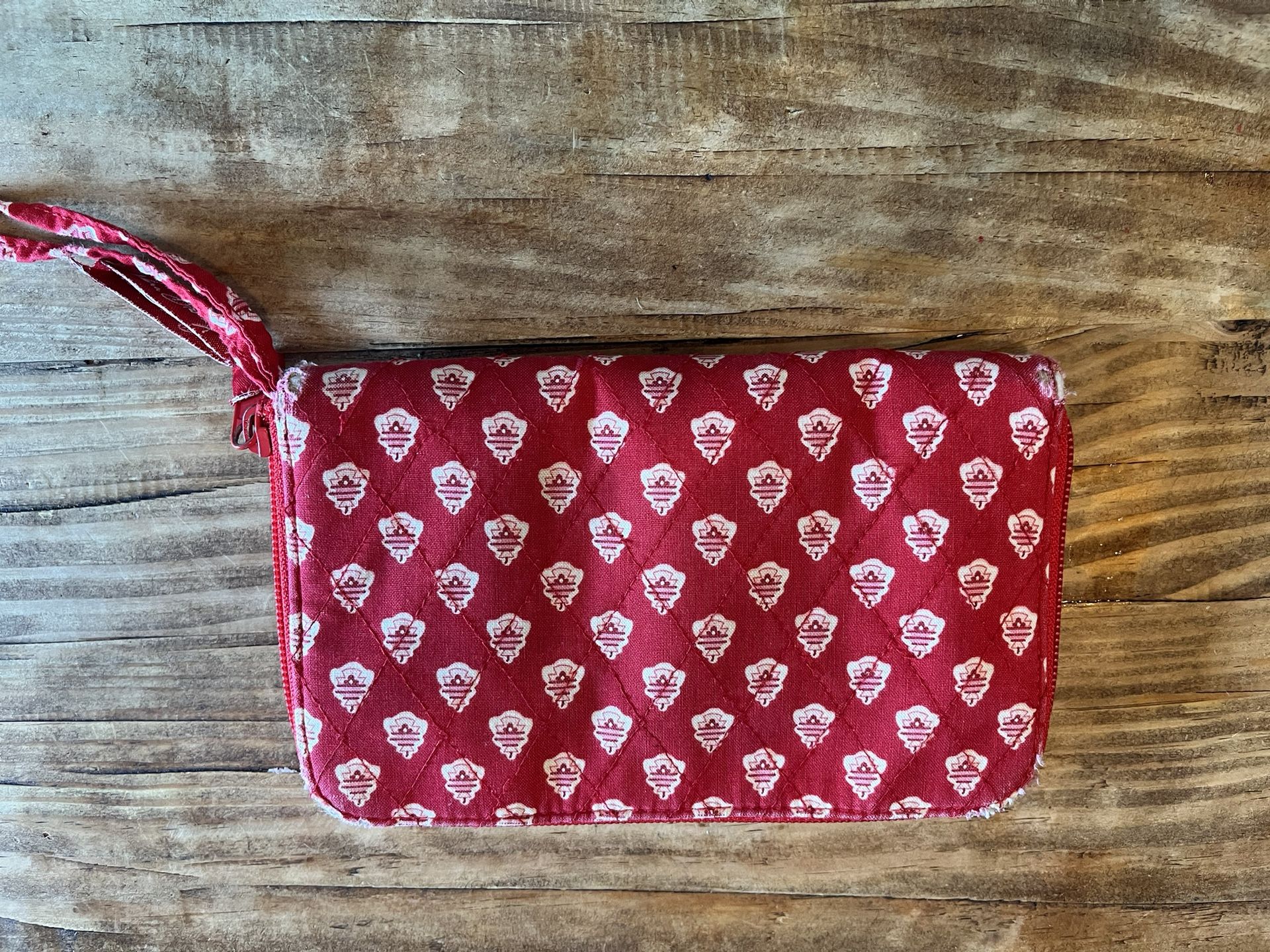 VERA BRADLEY RED PRINT FRENCH COUNTRY ZIPPERED WALLET