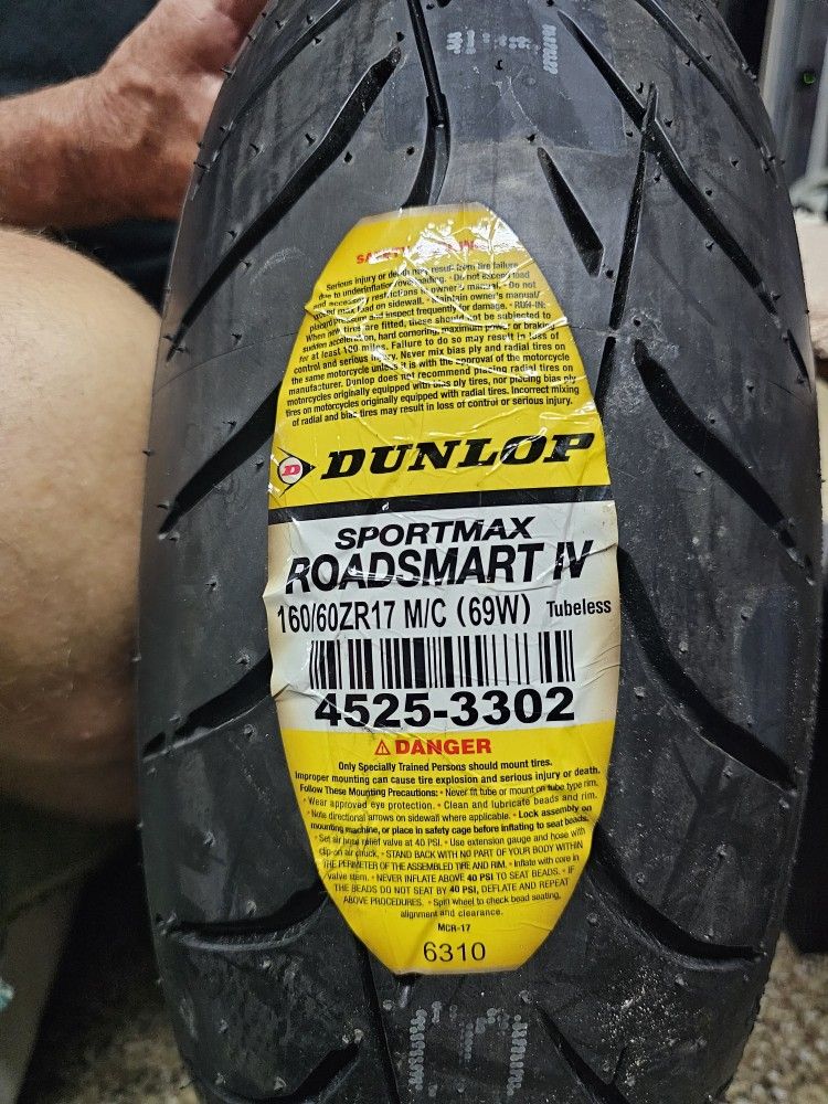NEW DUNLOP MOTORCYCLE TIRE