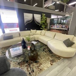 Cream Curved 5-piece Symmetrical Corner Sectional Sofa