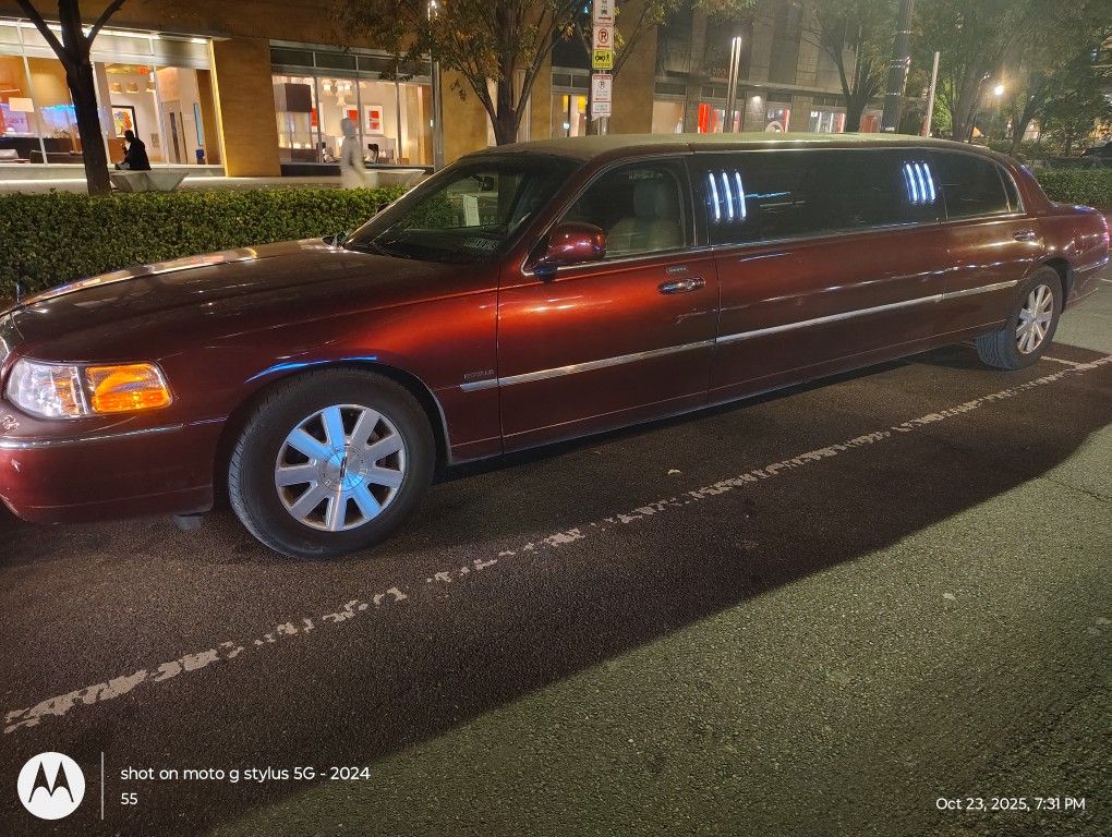 2004 Lincoln Town Car