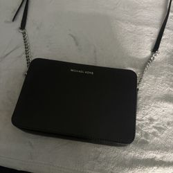 Micheal Kors Crossbody Bag