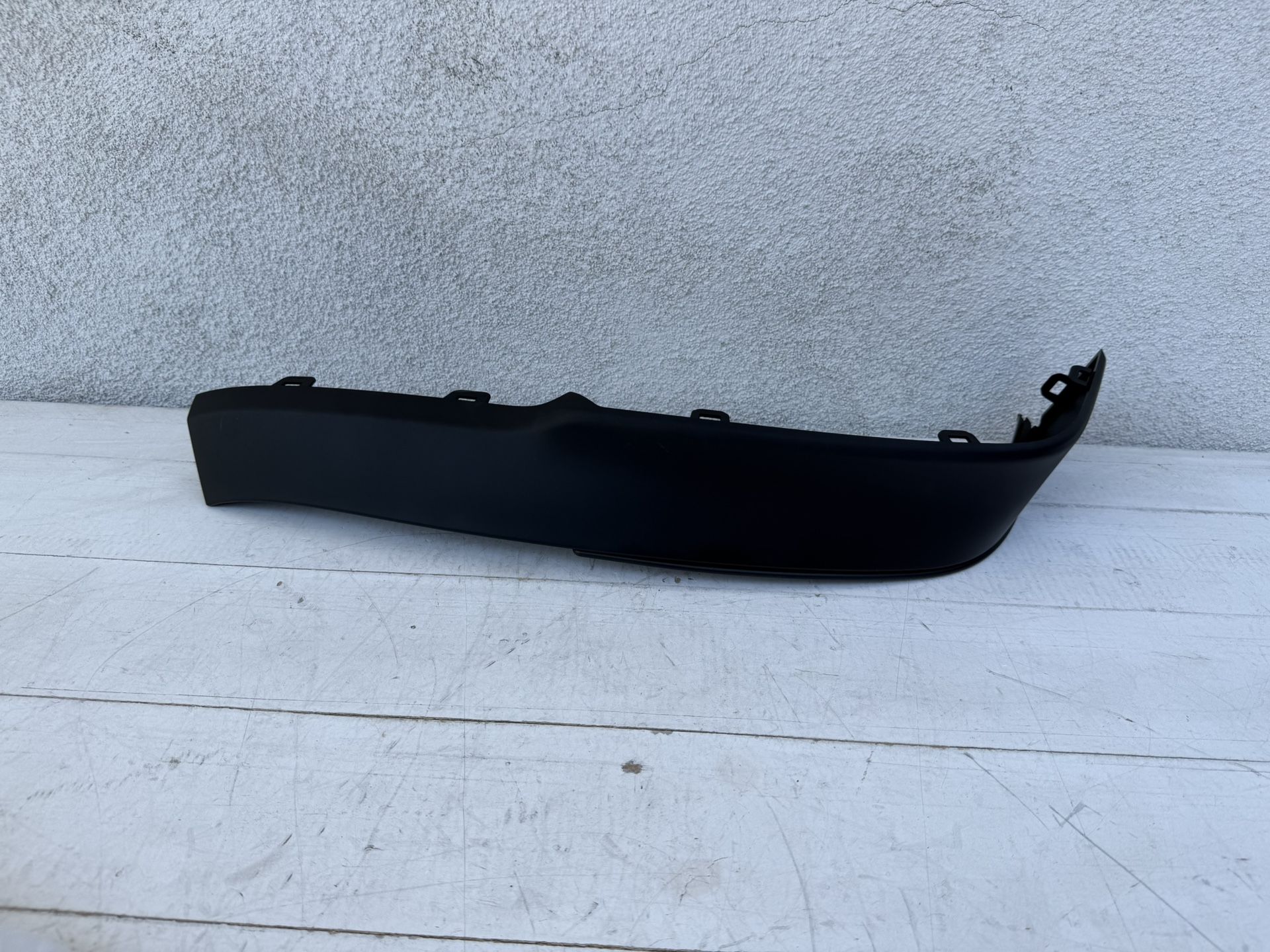 2019 2022 JEEP CHEROKEE WHEEL FLARE MOLDING REAR LEFT SIDE OEM