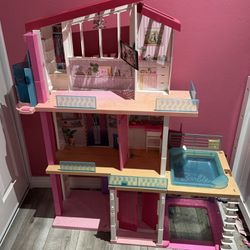 Barbie dream house 