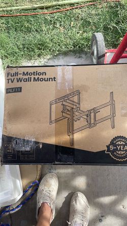 New Full-Motion TV Wall Mount PILF11