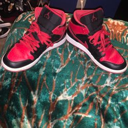 Jordan 1 Mid Alternate Bred