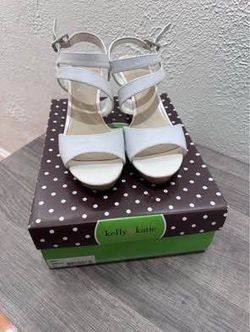 Kelly & Katie Wedge Sandals  (Size 6M, White)