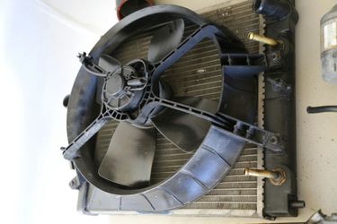 92-95 Civic Automatic Radiator w/ Fan
