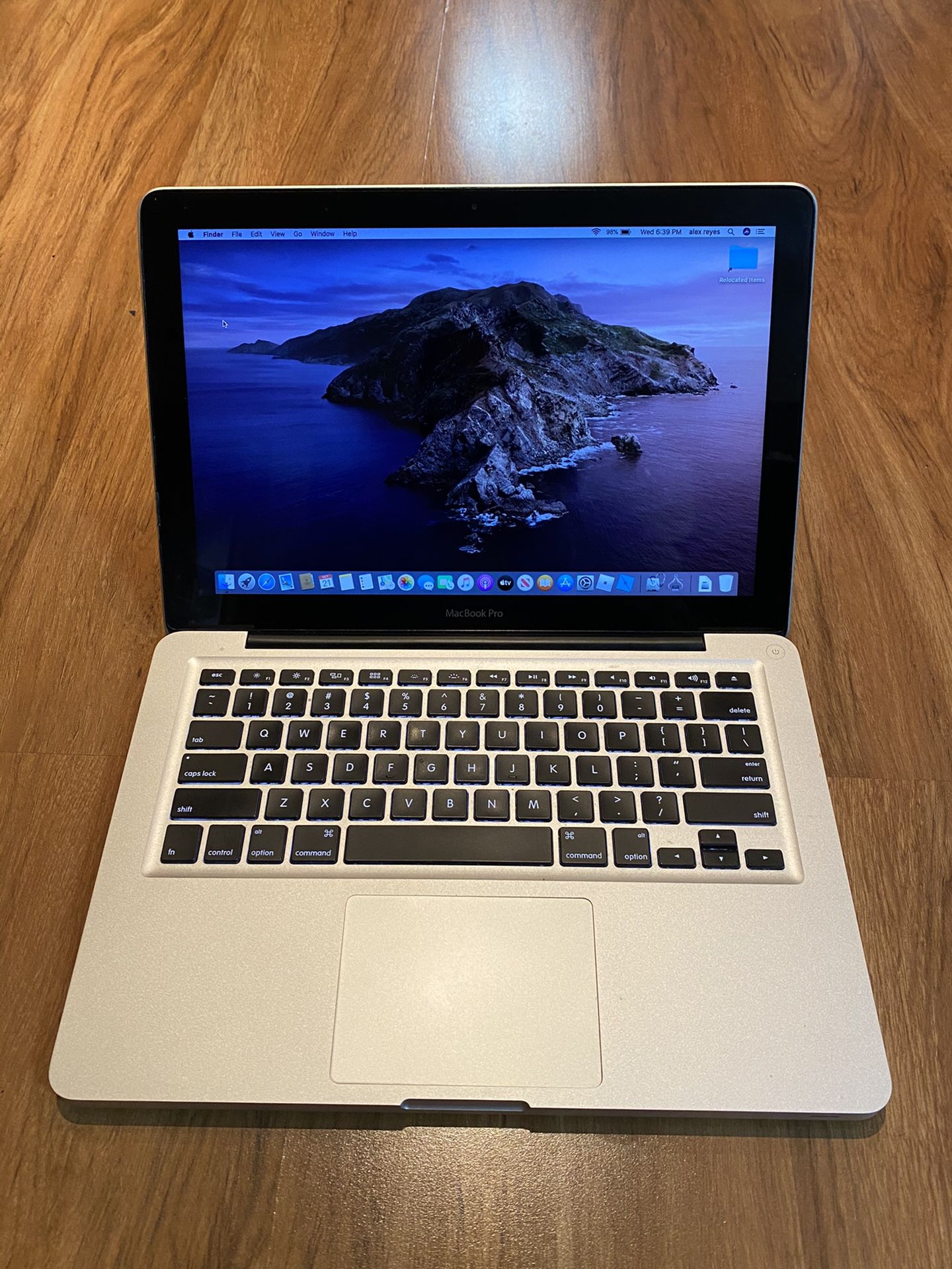 Macbook Pro core i5 OS Catalina 10.15.6 (13 inch-Mid 2012) 8GB Ram 500GB Hard Drive 13.3 inch HD Screen Laptop with charger in Excellent Working cond