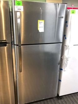 Brand New Frigidaire Top Freezer Refrigerator (Model:LFTR2021TF) 5LB4