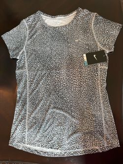New Women’s Nike Dry Fit Short Sleeve T-Shirt - Size S, Priced for Fast Sale!