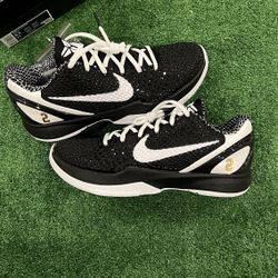 Kobe 6 Mambacita Sweet 16 (size 9.5)