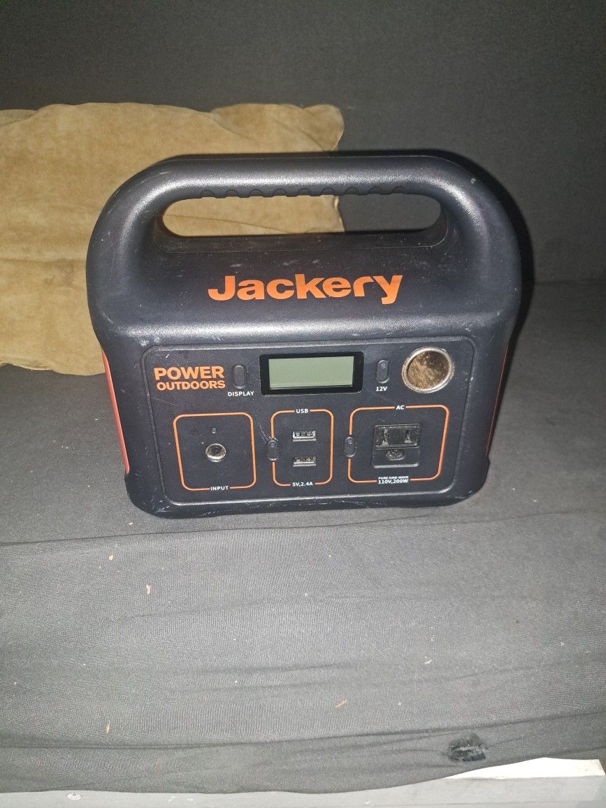 Jackery Explorer 290 