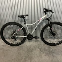 BICYCLE TREK 21 SPEED SIZE 27,5 BRAND NEW 
