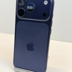 Apple iPhone 17 PRO 256gb. ( Fully Unlocked )