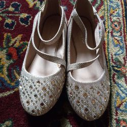 Lucky Top gold Sparkly Girls flat dress shoes size 2