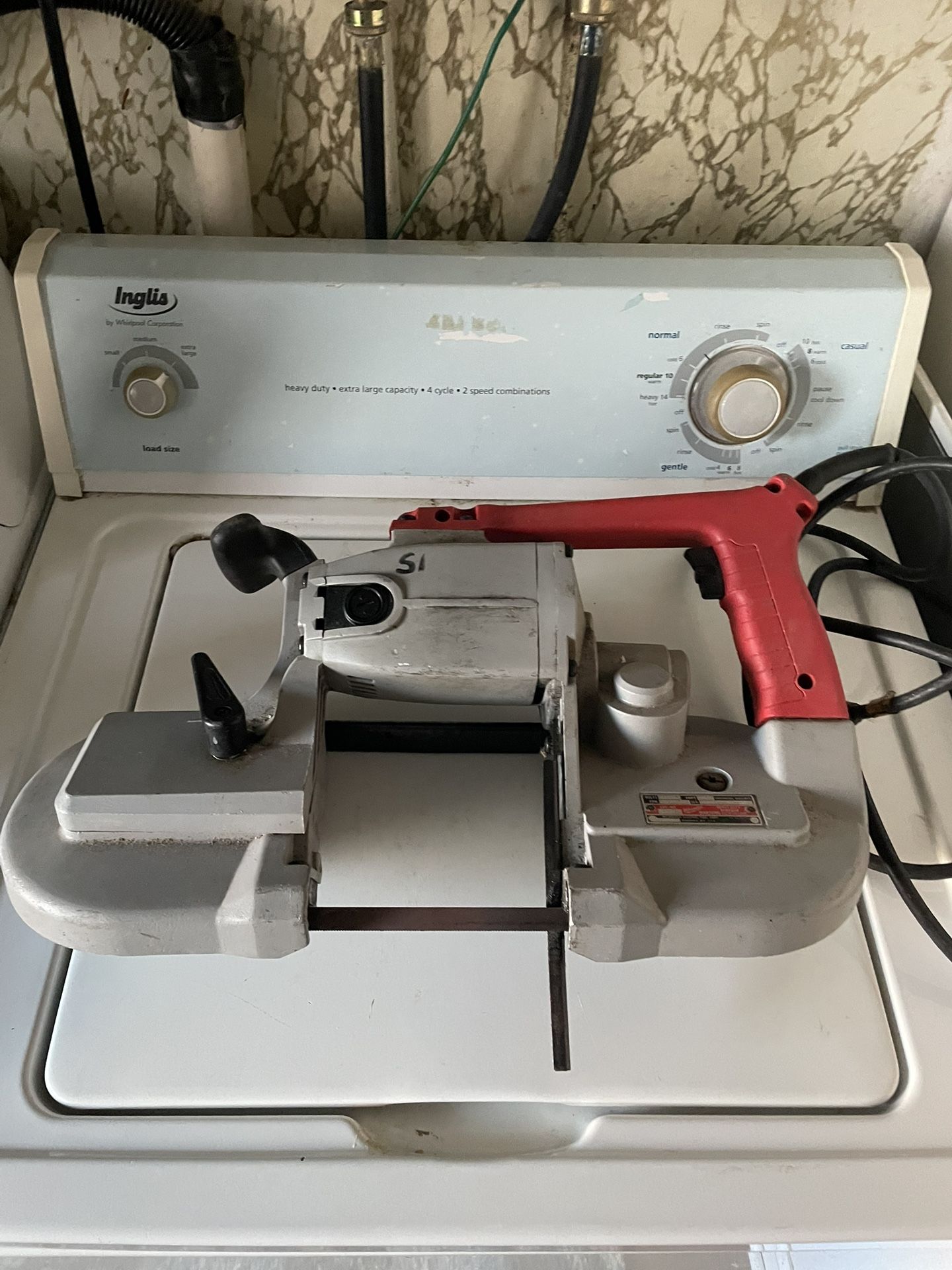 Milwaukee electric heavy duty bandsaw