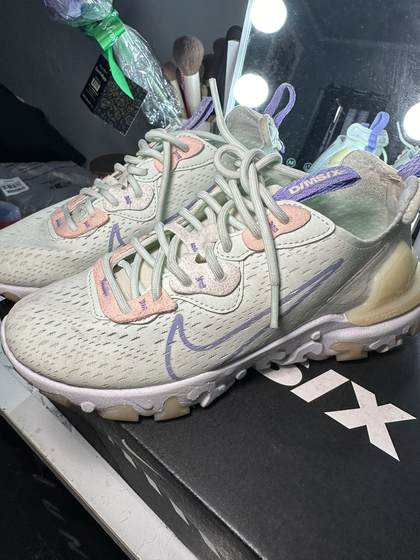 Nike NSW REACT VISION