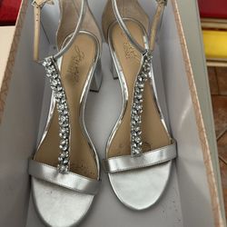 Great for Graduation/Wedding/Formal