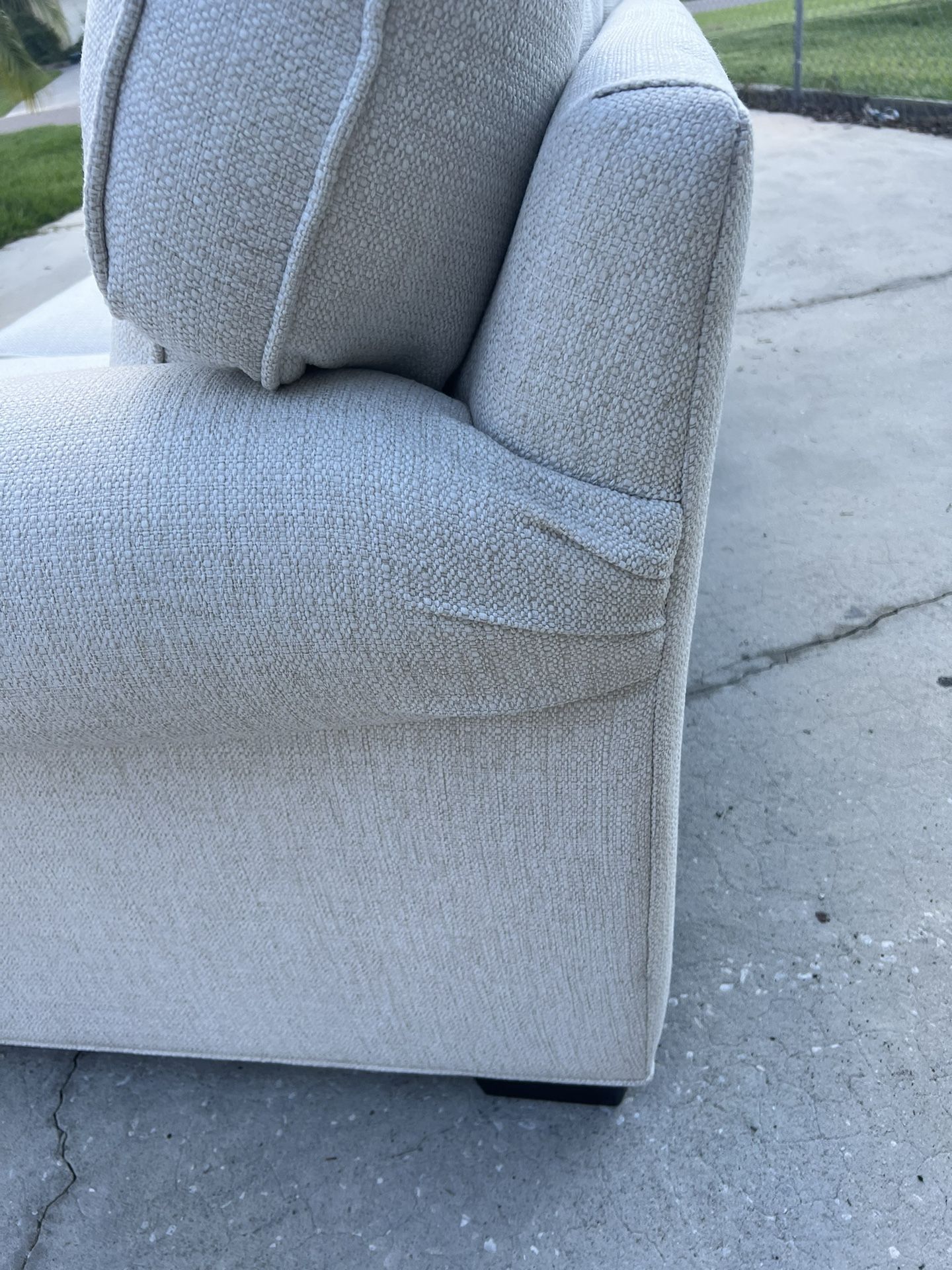 Cindy Crawford Home Sofa for Sale in Brandon, FL OfferUp