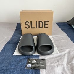Yeezy Slide Slate Grey
