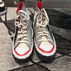 Converse (US) Size 9.5 Women’s, 7.4 Men’s 