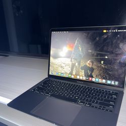 Macbook M1