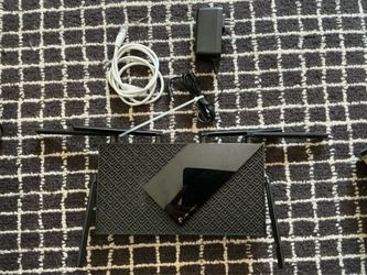 TP Link tri and WiFi 6e router. Archer AXE75