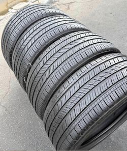 205/60/16 Hankook 📍📍 Vendo un set de llantas con 80% de vida las 4 📍🌟