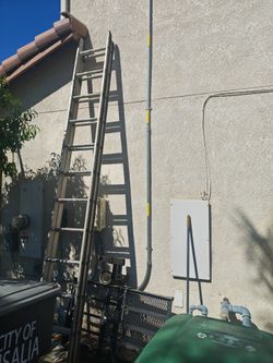 24ft aluminum extension ladder 🪜 160 firm no less don't ask see pictures for details