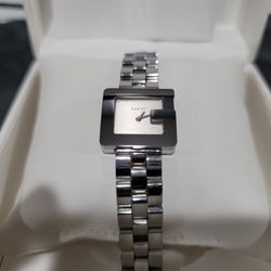 Gucci Ladies G Bezel Silver Dial Stainless Watch