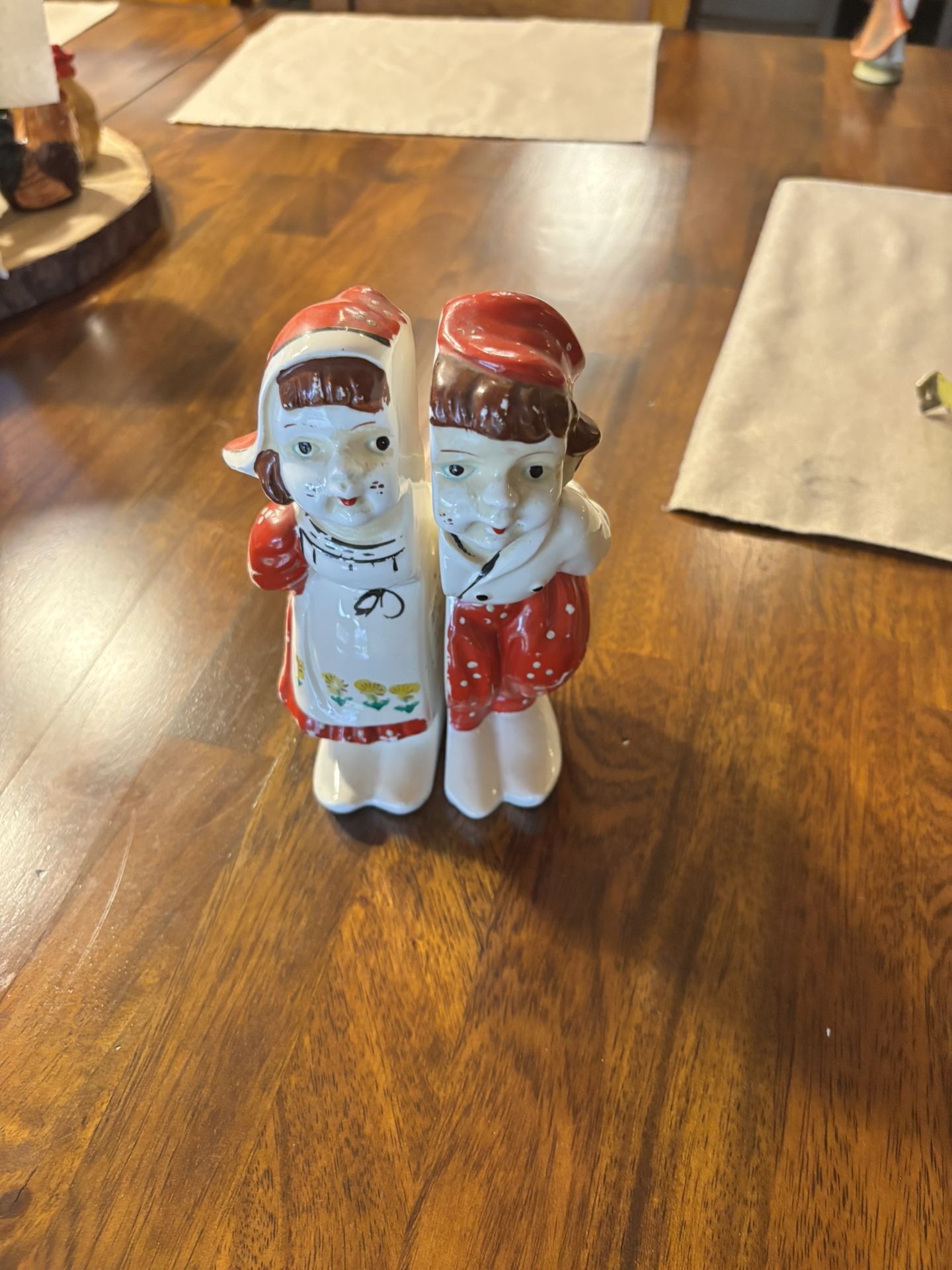 Vintage Hand Painted Artmark Originals Japan Dutch Boy and Dutch Girl Wall Decor