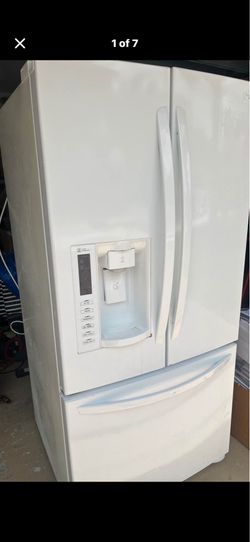 French door white fridge 33” works great