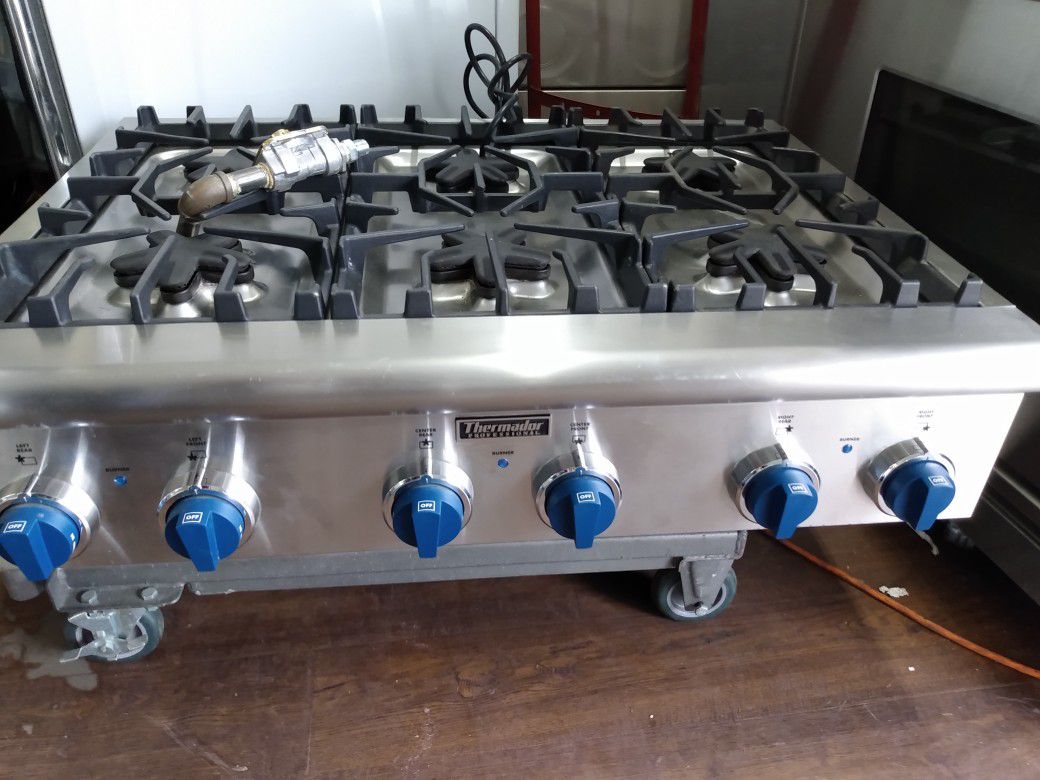 THERMADOR STAINLESS STEEL 36"W GAS TOP STOVE 6 BURNERS