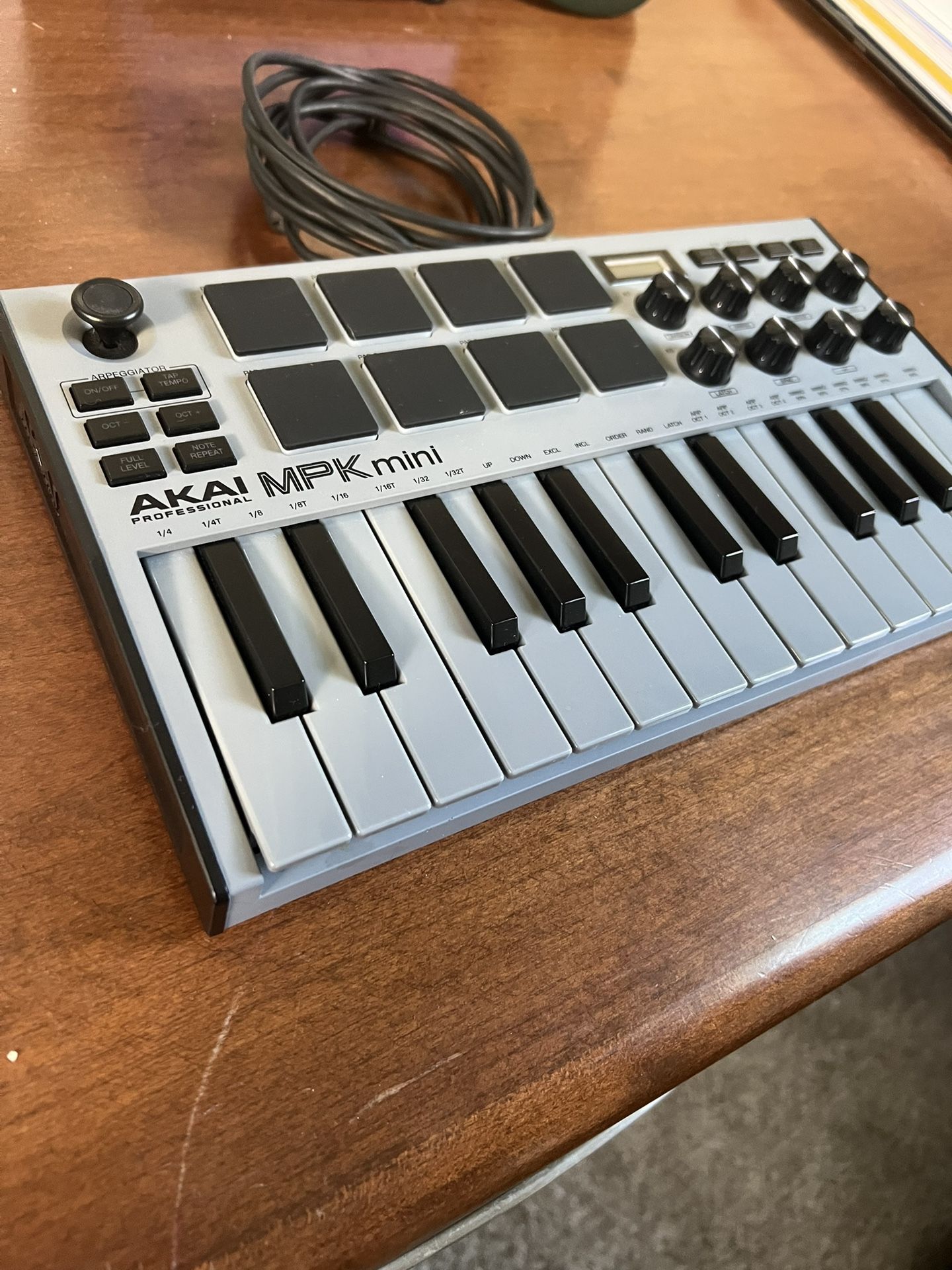 Akai MPK Mini MIDI Controller