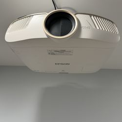 Epson 5050UB Projector