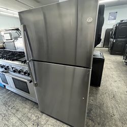 GE Stainless Steel 33” Refrigerator Top Freezer 