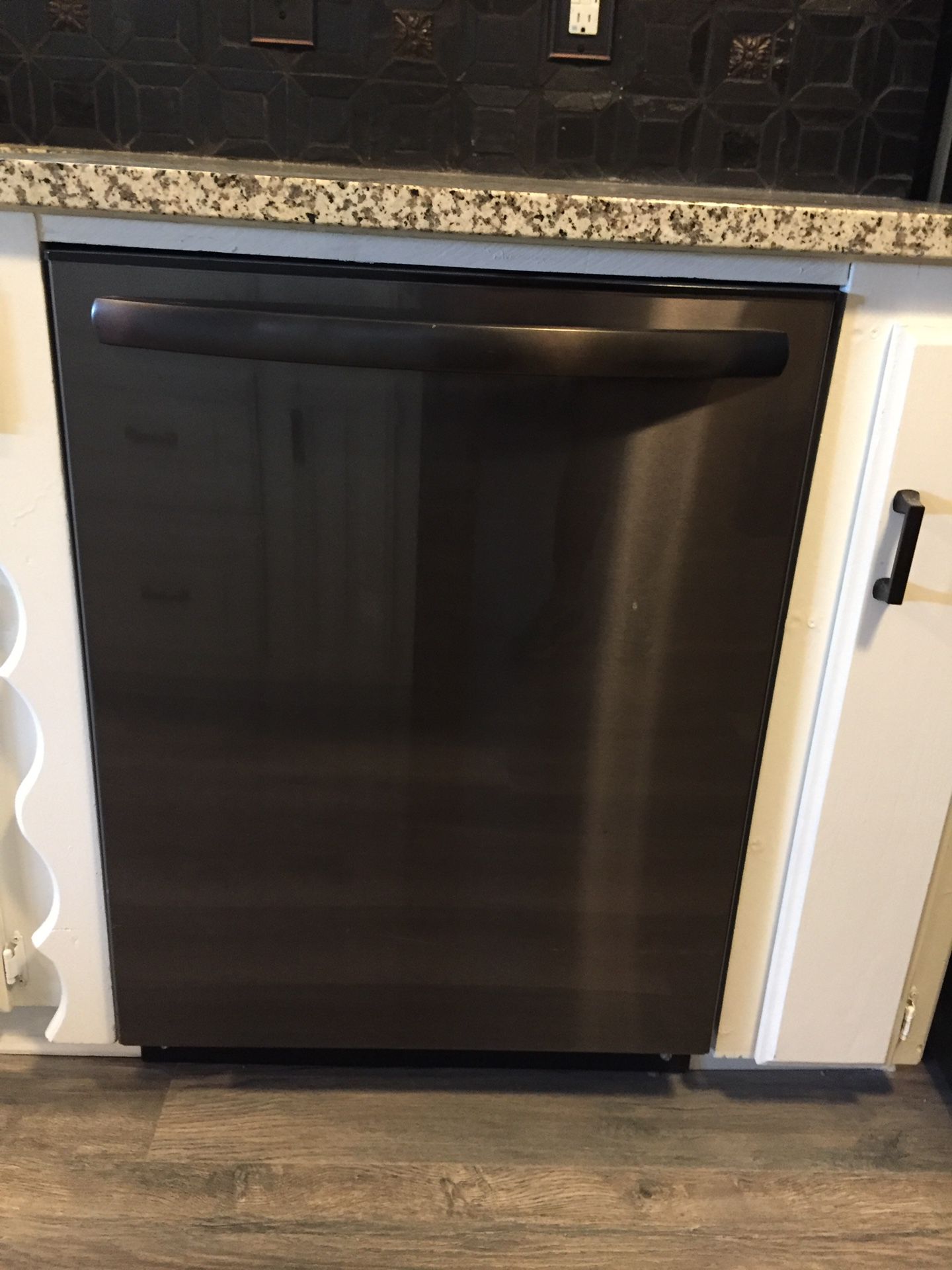 $175 Frigidaire Dishwasher in Black Stainless Steel
