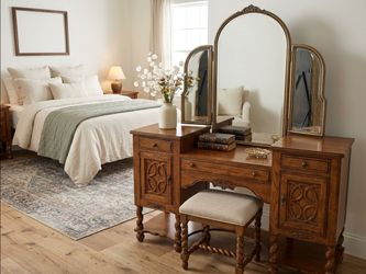 ❣️😍❣️American Signature Furniture Ornate Revival Vanity Table / Dressing Desk with Mirror❣️✨❣️