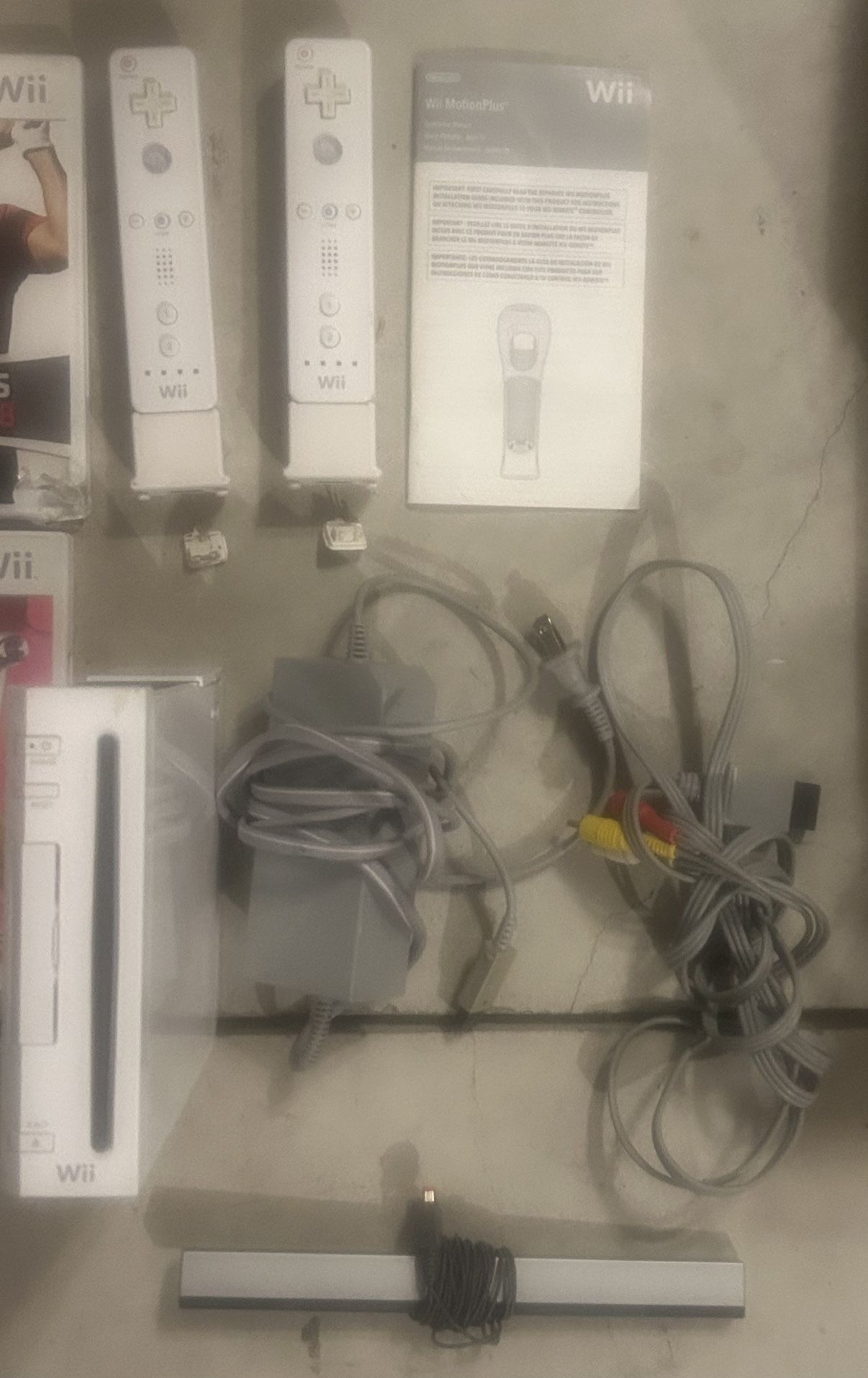 Wii Game W/ Console, Controllers And 17 Games