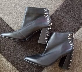 Steve Madden boots size 6
