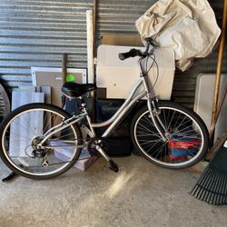 Raleigh Venture 2 Bike Like New