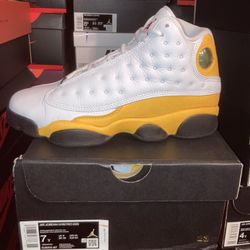 Jordan retro 13 Del Sol Size 7Y, 8.5W