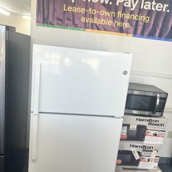 Open Box Top Freezer Refrigerator With 1 Year Warranty Only $499