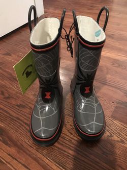 Kids rain boots size 11 brand new