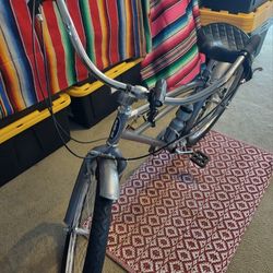 I AM Selling  A Schwinn 5 Speed  Beach  Cruiser Bike  Brand New 