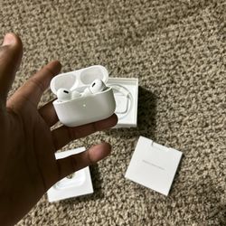 Airpods Airpods Airpods !