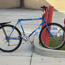 Trek Multitrack 930 Lugged Mountain Bike 20” Blue Splatter 