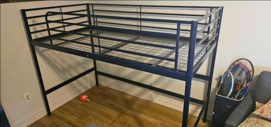 Kid bunk bed loft